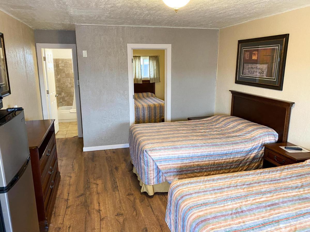 Guest Ranch Motel Cheyenne Exterior photo