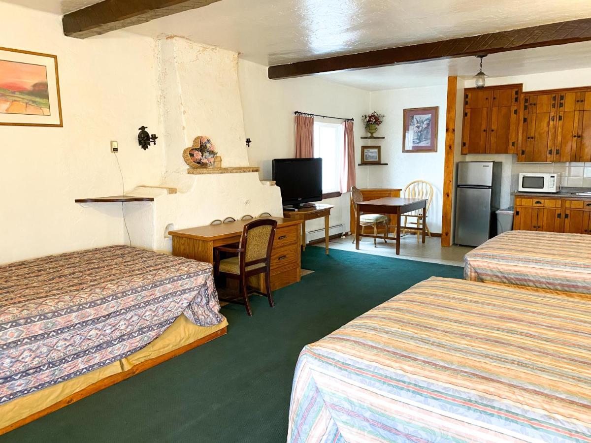 Guest Ranch Motel Cheyenne Exterior photo