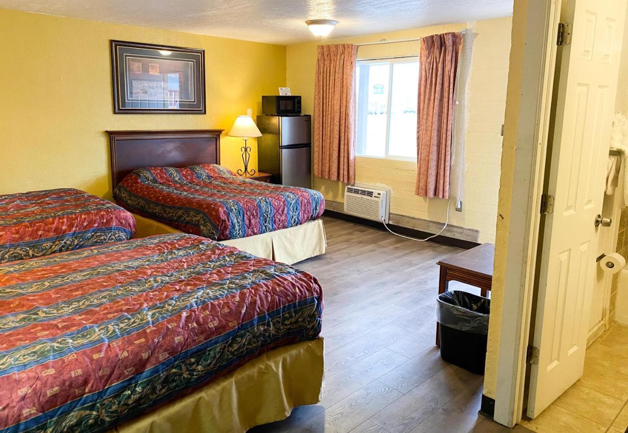 Guest Ranch Motel Cheyenne Exterior photo
